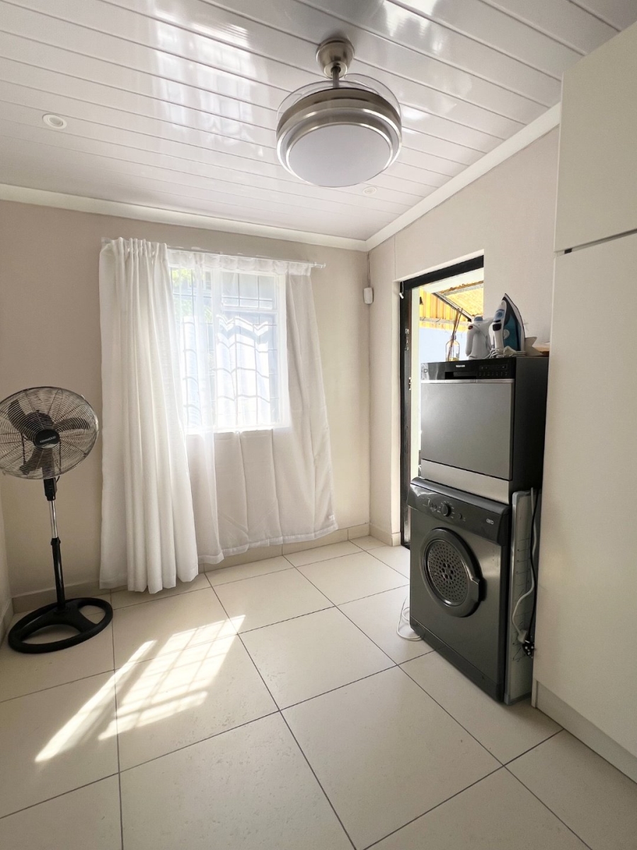 To Let 3 Bedroom Property for Rent in Rondebosch Western Cape